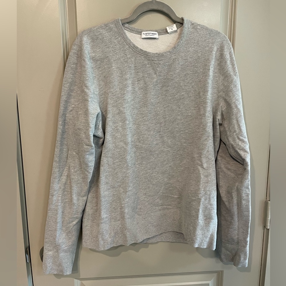 Flint and Tinder Men’s Heather Gray Crew Neck Sweater Size M